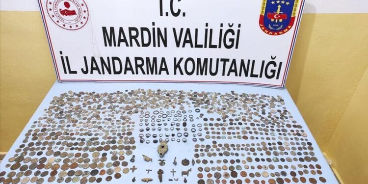 تركيا.. ضبط قطع أثرية في ماردين