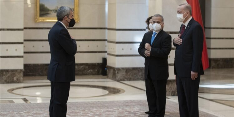 الرئيس أردوغان يتسلم أوراق اعتماد السفير الإيطالي