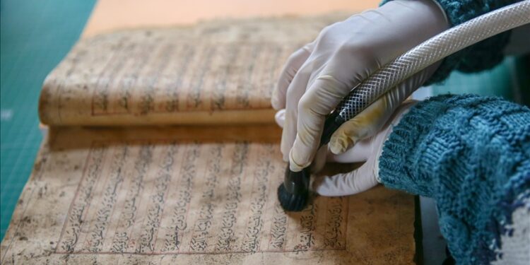 تركيا.. مخطوطات مكتبة “نجيب باشا” النادرة متاحة للجميع