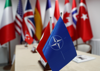 وزير الدفاع التركي يتوجه إلى بروكسل للمشاركة في اجتماع الناتو