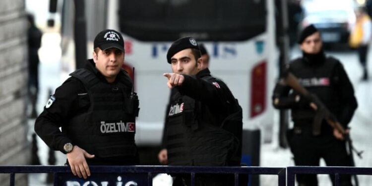 تركيا تعلن إحباط مخطط إيراني لاغتيال رجل أعمال إسرائيلي