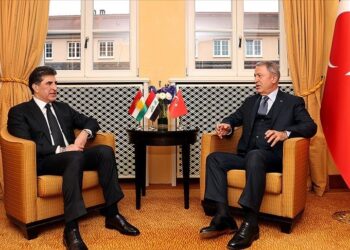 أكار ورئيس وزراء إقليم شمال العراق يبحثان تطوير العلاقات