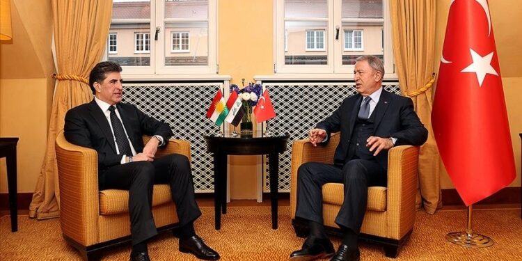 أكار ورئيس وزراء إقليم شمال العراق يبحثان تطوير العلاقات