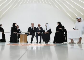 أردوغان: التعاون الفضائي بين تركيا والإمارات يفيد البلدين