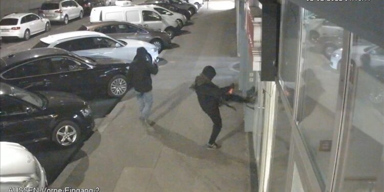 فيينا.. مجهولون يعتدون على مسجد تابع لاتحاد تركي