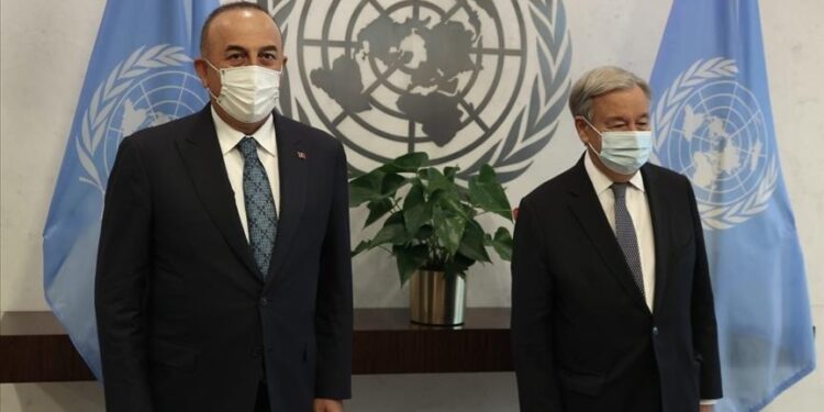 تشاووش أوغلو وغوتيريش يبحثان التطورات في أوكرانيا