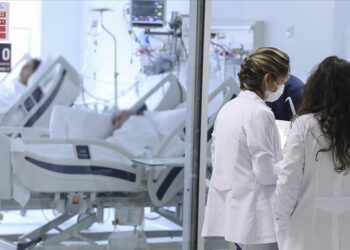 كورونا.. الإصابات اليومية في تركيا تتجاوز 100 ألف