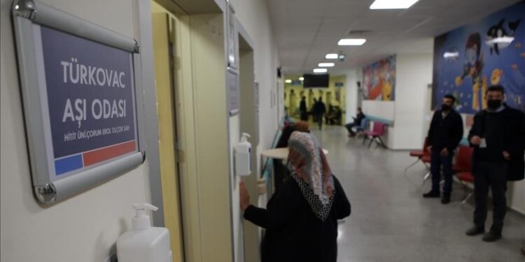 كورونا.. تركيا تبدأ التطعيم بلقاح “توركوفاك” المحلي