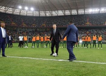 أردوغان يشارك في افتتاح “ستاد السنغال”