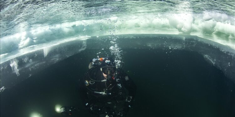 تركيا.. “بحيرة السمك” تستعد لاستقبال عشاق الغطس الشتوي