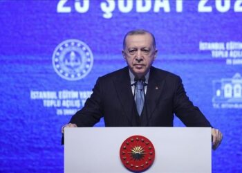 أردوغان: اتخذنا خطوات تاريخية عديدة لتعزيز التعليم في إسطنبول