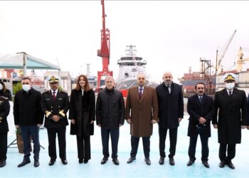 تركيا تسلم قطر سفينة “الشمال” بحضور وزيري دفاع البلدين