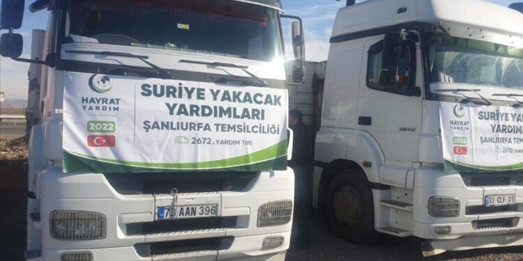 جمعية تركية ترسل مساعدات شتوية لنازحين شمالي سوريا