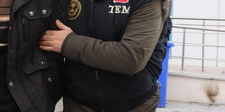 السلطات التركية توقف قياديا في “داعش” بإسطنبول