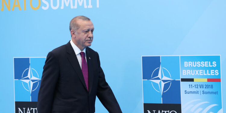 الرئيس أردوغان يزور بروكسل للمشاركة في قمة الناتو الطارئة