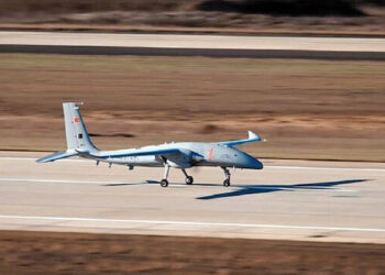 تركيا.. تحليق ناجح لنموذج حديث من “بيرقدار أقينجي” المسيّرة