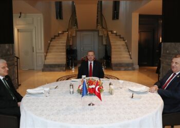 أردوغان يلتقي المجلس الرئاسي للبوسنة