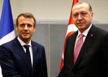 بروكسل.. أردوغان يلتقي نظيره الفرنسي
