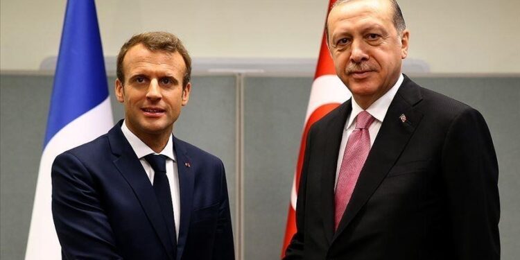 بروكسل.. أردوغان يلتقي نظيره الفرنسي