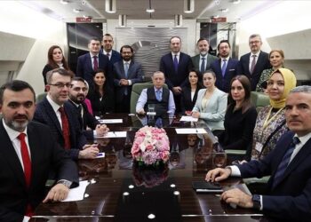 أردوغان يجري مباحثات مع زعيمي أوكرانيا وروسيا