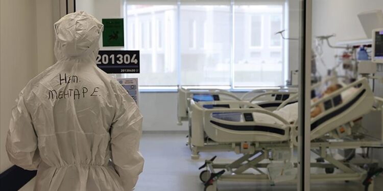 تركيا تسجل 170 وفاة بكورونا