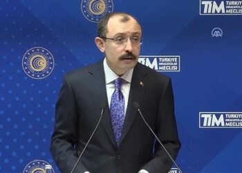 صادرات تركيا تحقق زيادة 25.4 بالمئة في فبراير