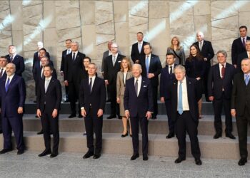 أردوغان يشارك في صورة تذكارية مع زعماء “الناتو”