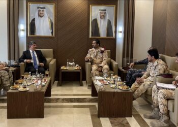 تركيا وقطر تبحثان تعزيز العلاقات العسكرية