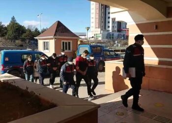 تركيا توقف 20 شخصا في إطار مكافحة “داعش” الإرهابي