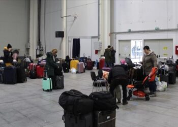 تركيا تجلي 204 من رعاياها في أوكرانيا