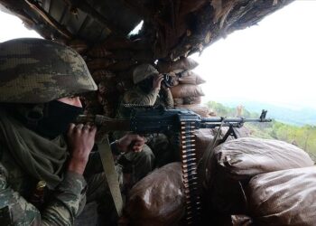 الدفاع التركية: تحييد 2 من إرهابيي “ي ب ك” شمالي سوريا