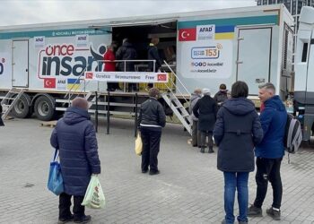 “آفاد” التركية توفر الطعام لمتضرري الحرب في لفيف الأوكرانية