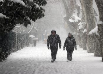 إسطنبول تسجل أدنى درجة حرارة في مارس منذ 30 عاما