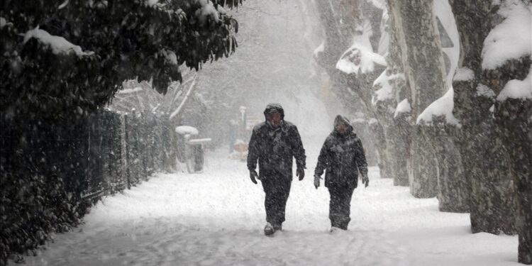 إسطنبول تسجل أدنى درجة حرارة في مارس منذ 30 عاما