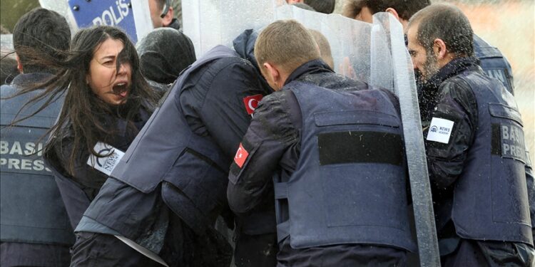 تركيا.. دورة الأناضول “للمراسل الحربي” تتواصل