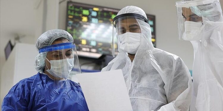 تركيا تسجل 180 حالة وفاة بفيروس كورونا