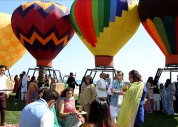 أنطاليا التركية تستأنف احتضان حفلات الزفاف الهندية