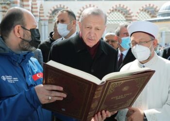 أردوغان يفتتح متحف الحضارات الإسلامية بإسطنبول