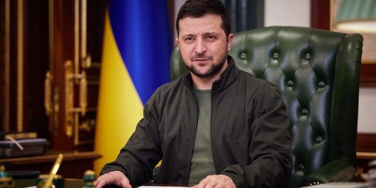 زيلينسكي: نبحث مع تركيا التوسط لإجلاء المدنيين والجنود من ماريوبول