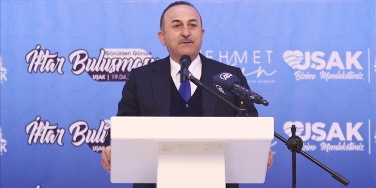 تشاووش أوغلو: ندعم وحدة الأراضي العراقية بمحاربة الإرهاب