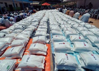 مساعدات تركية لألف أسرة محتاجة في أوغندا