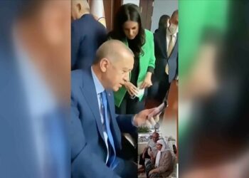 تركيا.. أردوغان يجري اتصالا مرئيا بسيدة مصابة بالسرطان