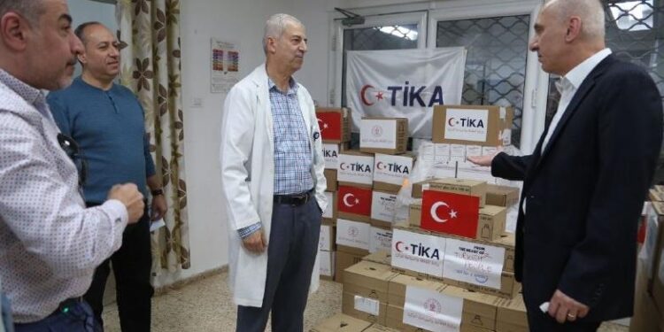 “تيكا” التركية تقدم مساعدات لمستشفى المقاصد بالقدس الشرقية