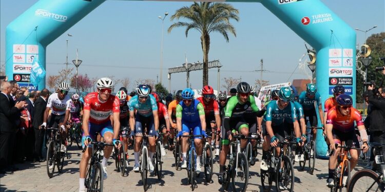 تركيا.. وزير الرياضة يطلق المرحلة الرابعة لسباق الدراجات