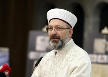 أنقرة.. أرباش يدين بشدة حادث حرق نسخة من القرآن في السويد