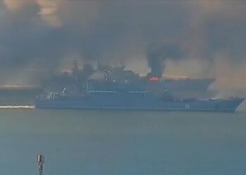 ليتوانيا: سفينة تركية أجلت أشخاصا من الطراد الروسي “موسكفا”