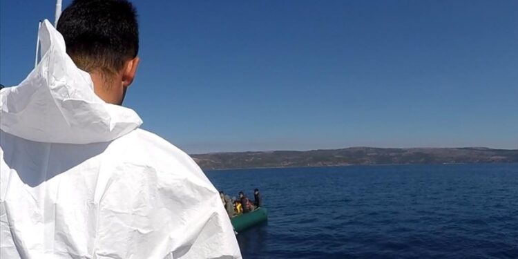 تركيا تنقذ 52 مهاجرا أعادتهم اليونان قسرا