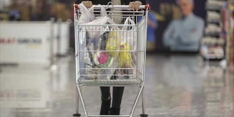 الإحصاء التركية: التضخم السنوي يلامس 70 بالمئة في أبريل