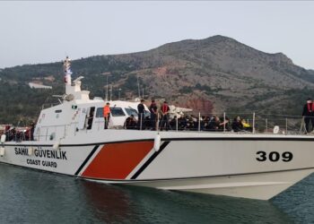 تركيا..ضبط 223 مهاجراً غير نظامي قبالة سواحل مرسين