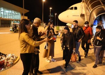 تركيا تجلي دفعة ثالثة من “أتراك أهيسكا” من أوكرانيا